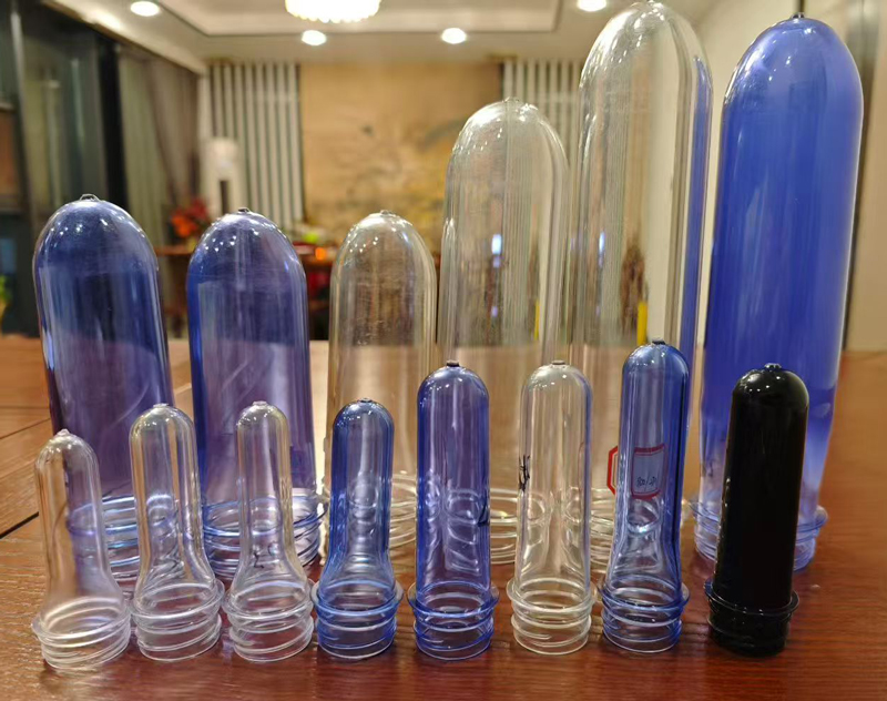 小瓶胚從11.9克到28克，大瓶胚從100克到350克，產(chǎn)品更加豐富